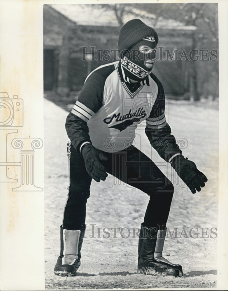1988 Press Photo Steve Garcia plays baseball in snow - Historic Images