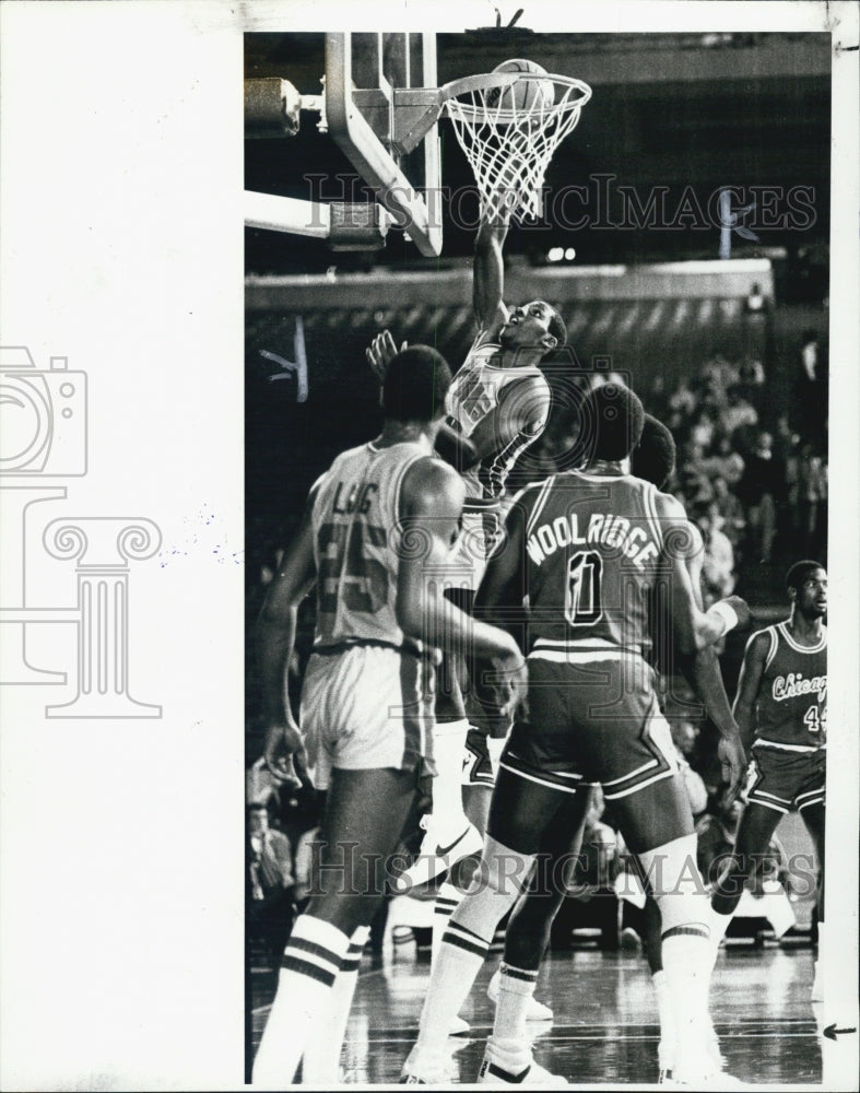 1982 Press Photo Pistons Vs Chicago - Historic Images
