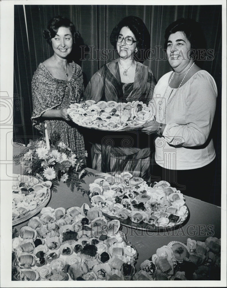 1970 Press Photo Armernian American Society - Historic Images
