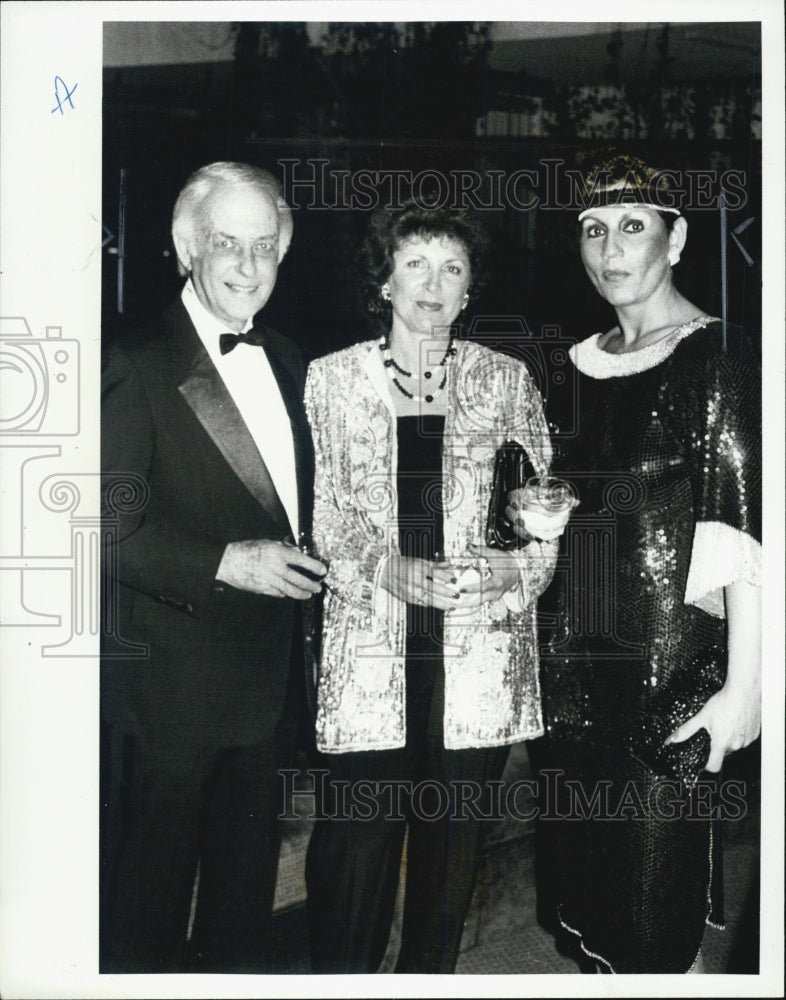 1984 Press Photo Jay Kogan, Ilana Karp and Leah Marks Attend Grand Prix Ball - Historic Images