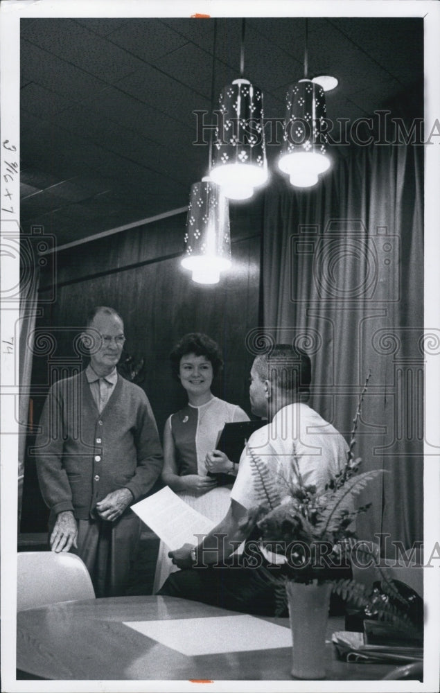 1965 Press Photo M C Graham, Kathleen Hamm and Rev Nicholas Hood - Historic Images