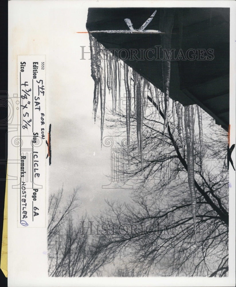 1976 Press Photo Icicles in the winter sun - RSG15657 - Historic Images