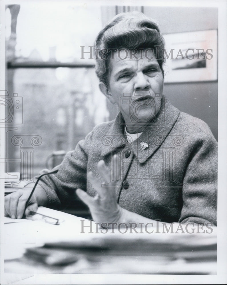 1964 Mrs Pauline Knapp - Historic Images