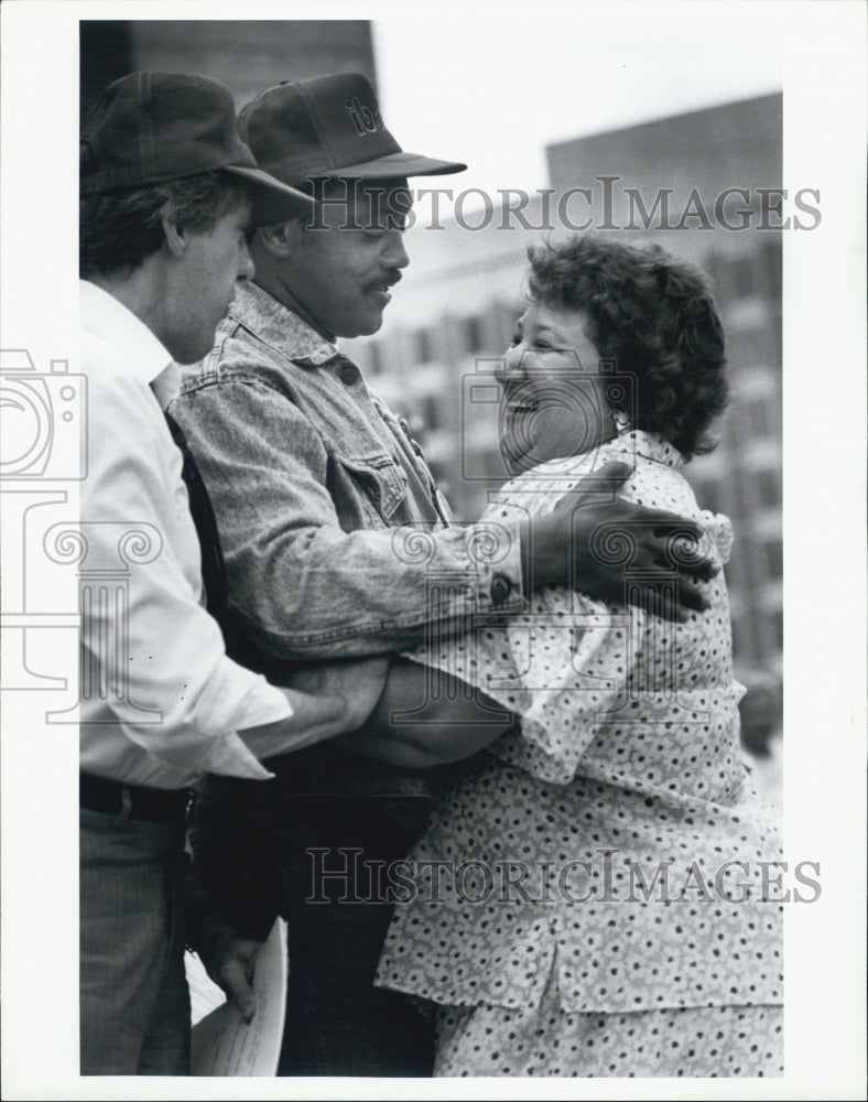 1989 Press Photo Jesse Jackson Congratulates Adele Stacy Business Agent - Historic Images