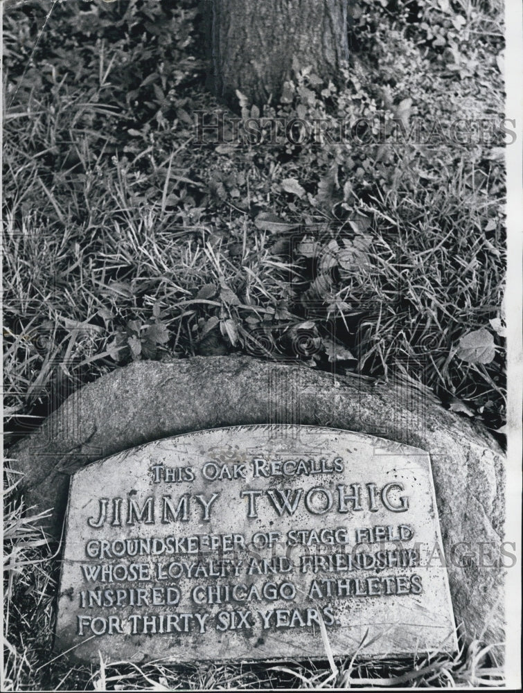 1967 UnivChicago Plaque honoring Jimmy Twohig groundskeeper Stagg - Historic Images