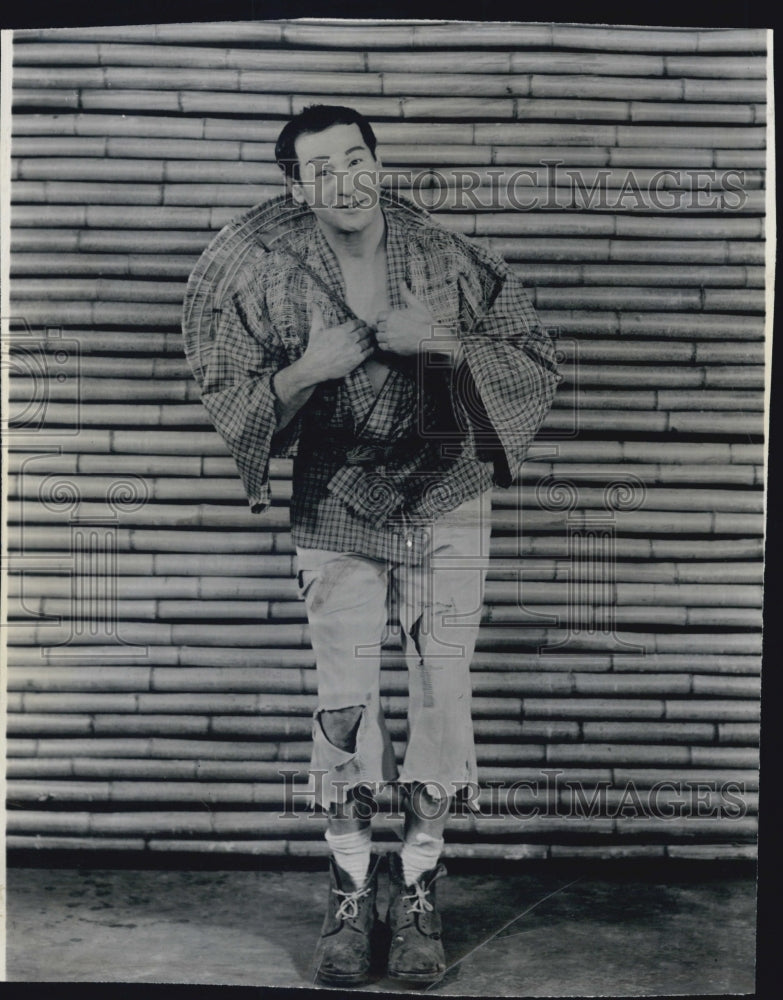 1965 Press Photo Eli Wallach The Teahouse of The August moon - Historic Images