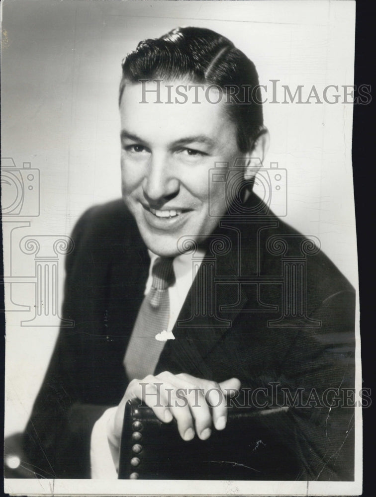 1956 Mike Wallace Wallace Actor $100,000 Big Suprise - Historic Images