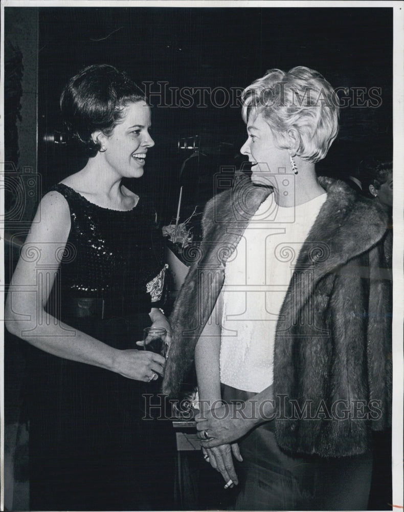 1966 Diana Sweet and Mrs. Florian Barth at dinner, Denver Hilton - Historic Images