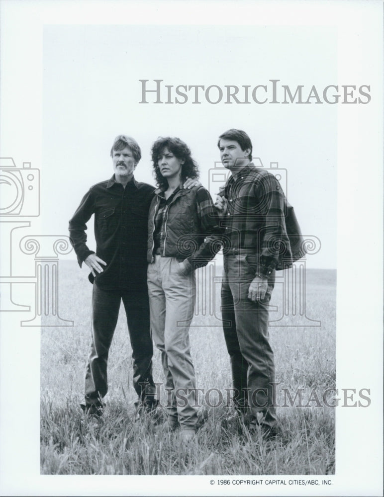 1987 Press Photo Kris Kristofferson Christine Lahti and Robert Urich in Amerika - Historic Images