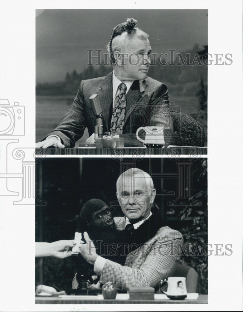 1992 Press Photo The Tonight Show Johnny Carson and baby Gorilla Momoset - Historic Images