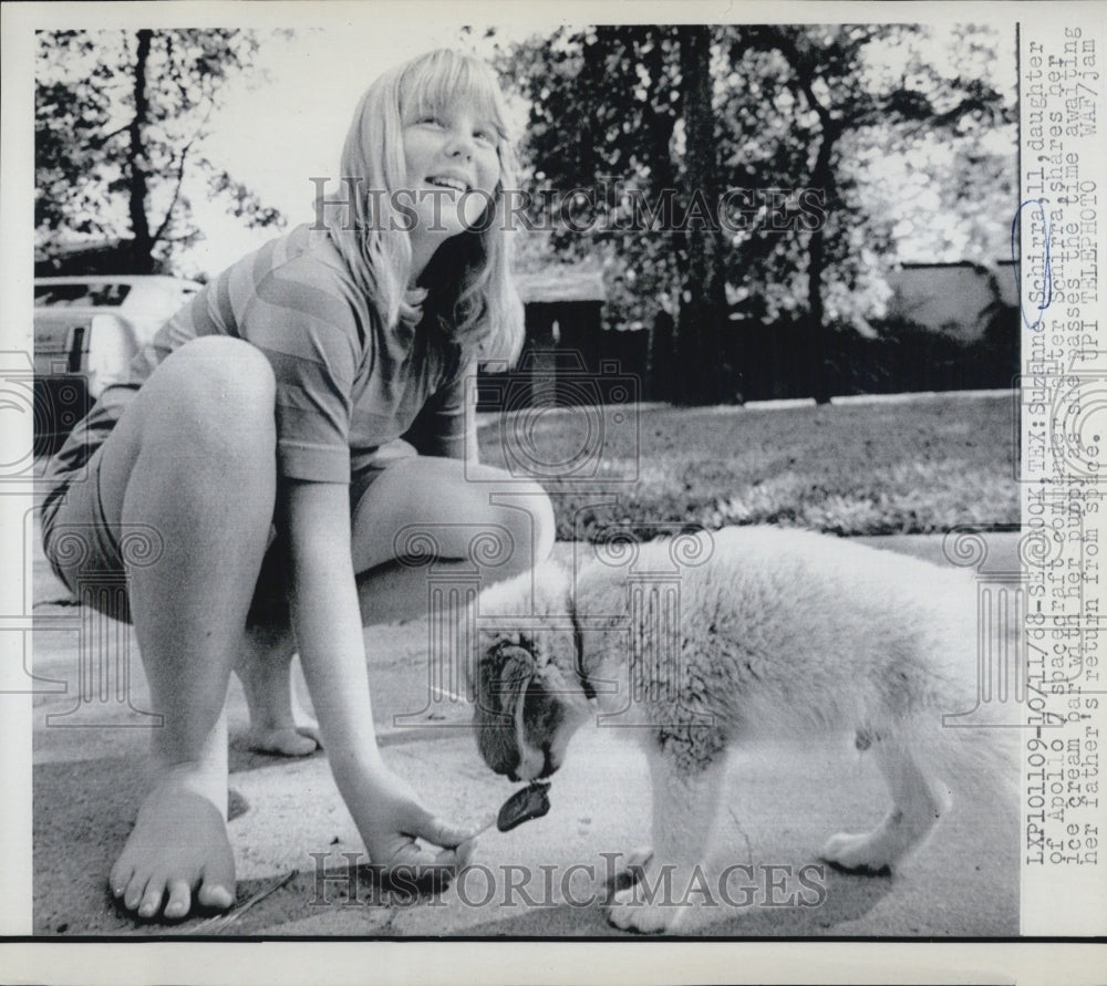 1968 Walter Schirra Astronaut And Family Rice University Daughter - Historic Images