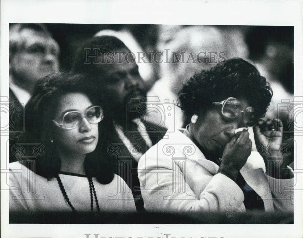 Press Photo Black Family Mourns Loss Funeral - Historic Images