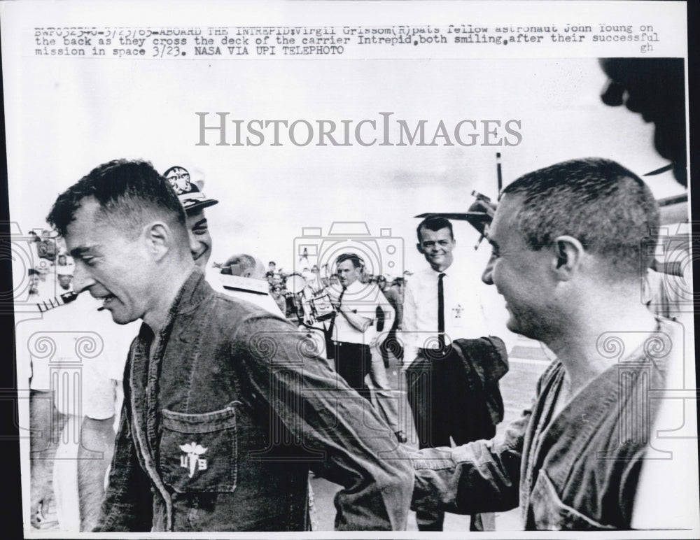 1965 Press Photo Virgil Grimson ending space mission - Historic Images