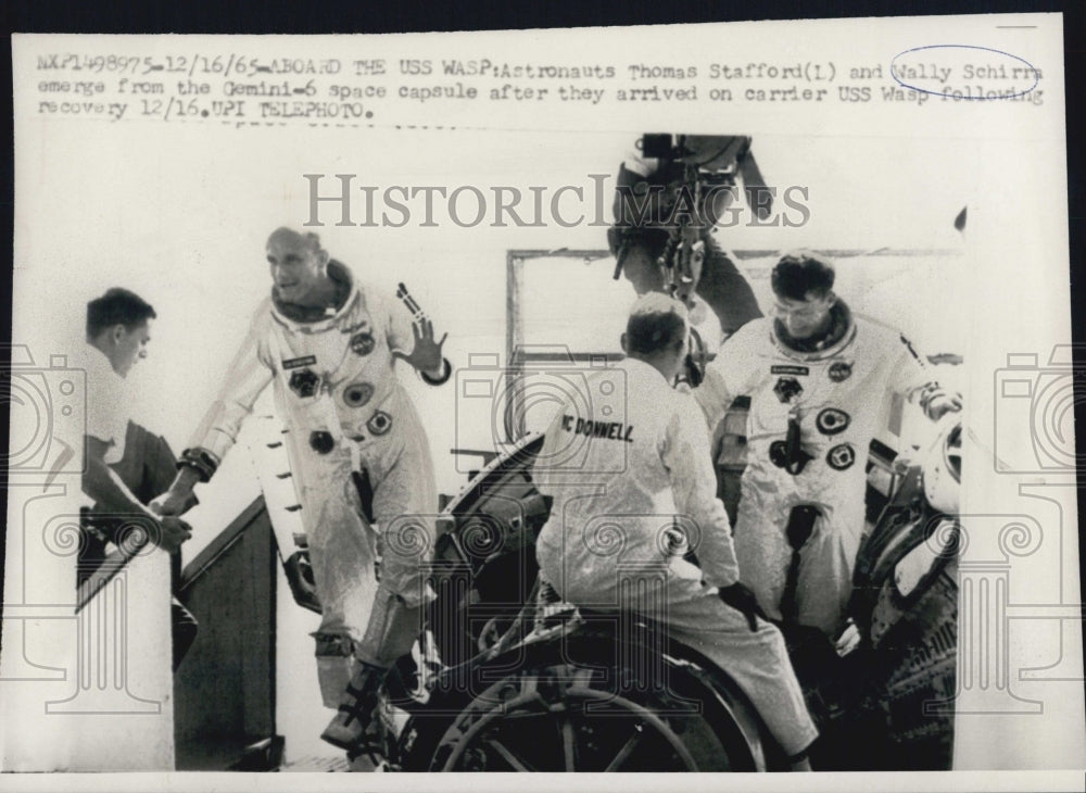 1965 Astronauts Thomas Stafford &amp; Wally Schirra Leave Gemini Capsule - Historic Images