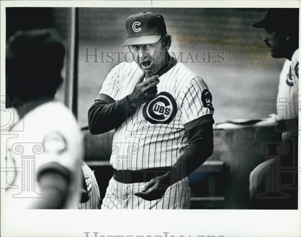 1983 Press Photo Lee Elia looks nervous in the ninth - Historic Images