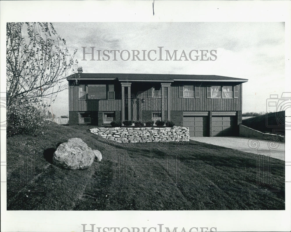 1968 New Oxford Architecture Model Hanover Park Illinois - Historic Images