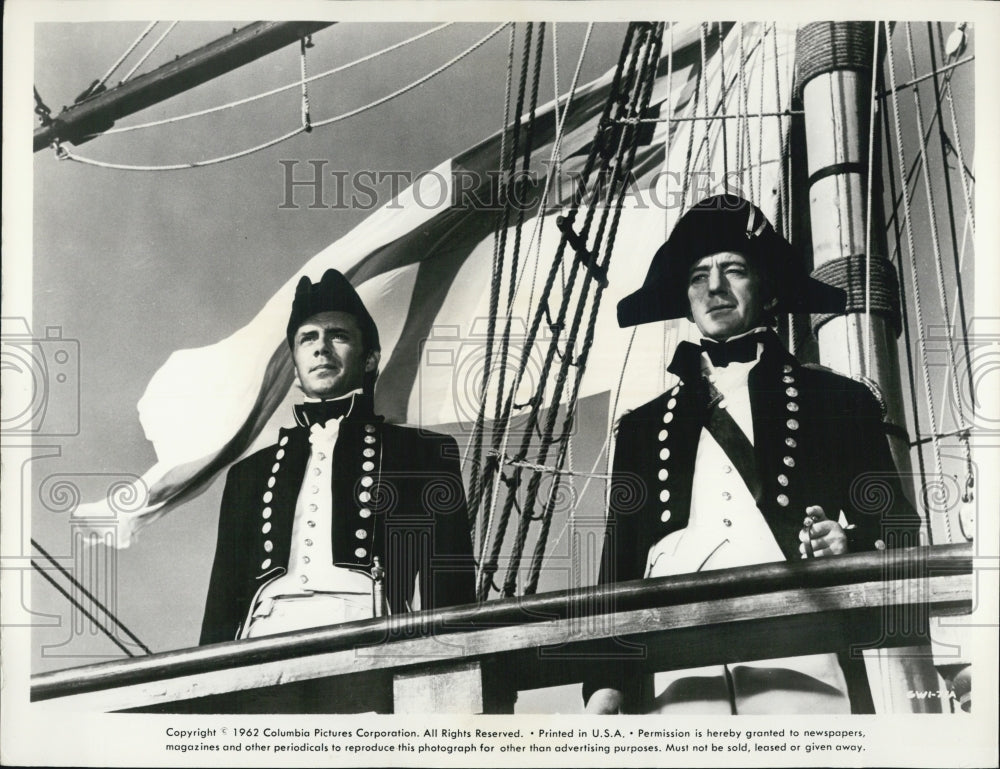 1962 Press Photo Alec Guiness Dirk Bogarde Damn The Defiant Film Actor - Historic Images