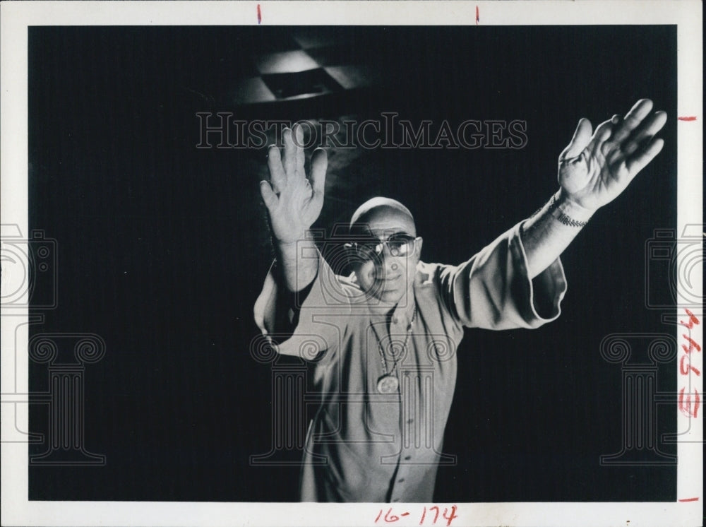 1979 Press Photo Actor Telly Savalas Starring In &quot;The French Atlantic Affair&quot; - Historic Images