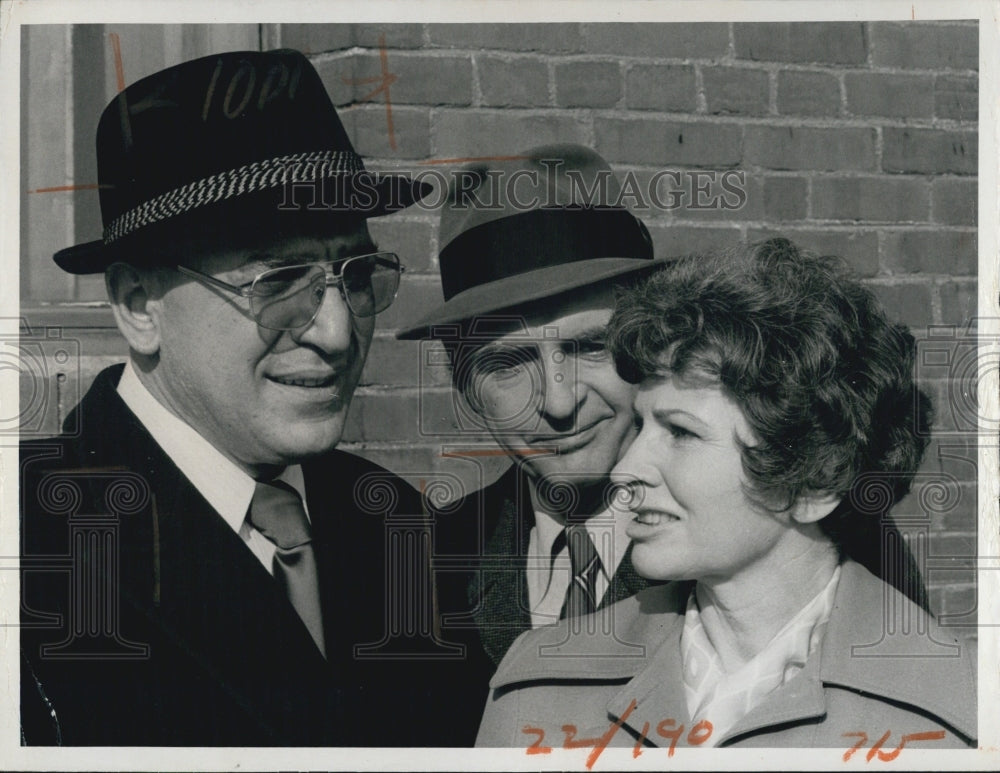 1975 Press Photo Telly Savalas Jean LeBouvier Dan Frazer Kojak - RSG18689 - Historic Images