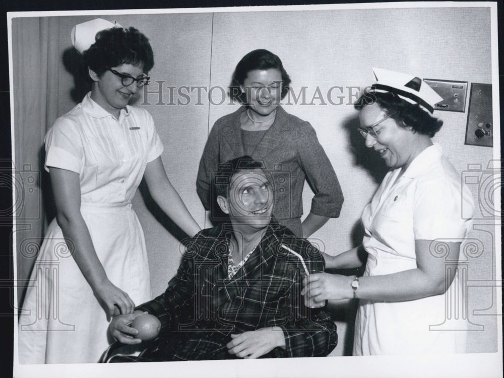 1962 man woman nurses - Historic Images