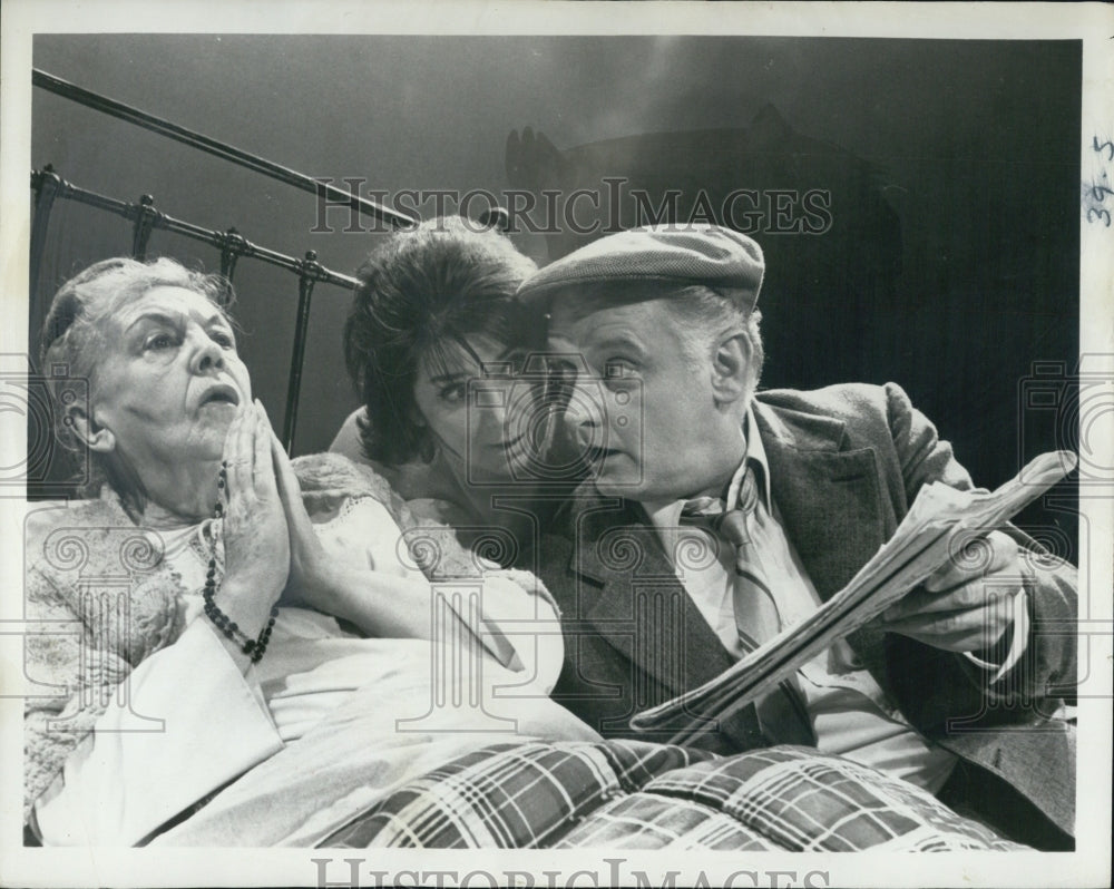 1969 Grania O&#39;Malley Anna Mananan Actress Art Carney Actor Lovers - Historic Images