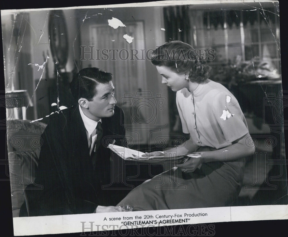 1948 Gregory Peck Dorothy McGuire Actress Gentlemen&#39;s Agreement Film - Historic Images