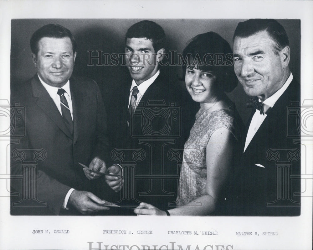 1967 Walter s. Spirko reporter and Pres. CNRA, hands out Scholarship - Historic Images