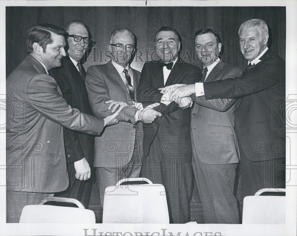 1969 Press Photo Multi-congratulations to Walter Spirko Chicago Newspaper - Historic Images