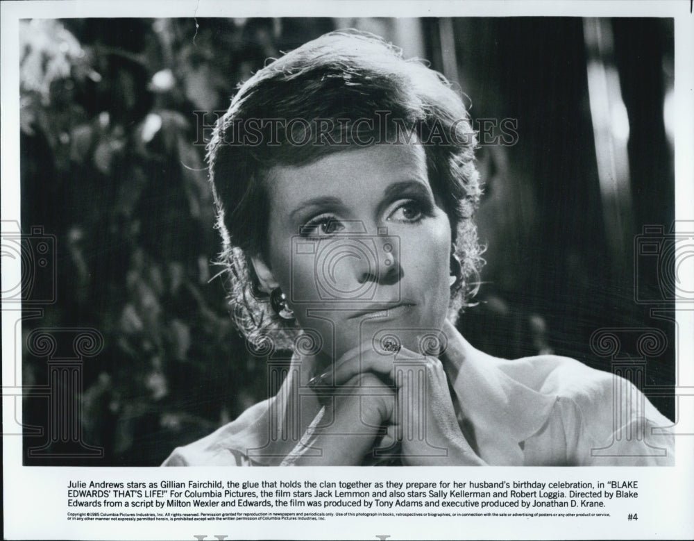 1985 Press Photo Julie Andrews in &quot;Blake Edwards That&#39;s Life&quot; - Historic Images