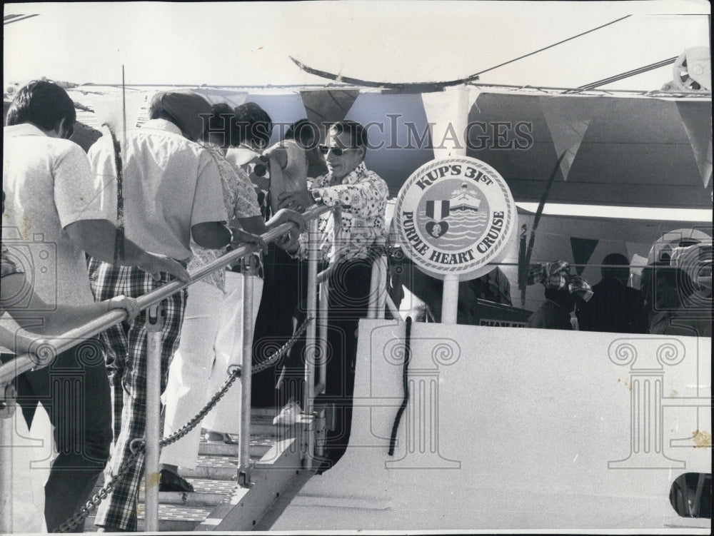 1975 31st Purple Heart Cruise Boarding - Historic Images