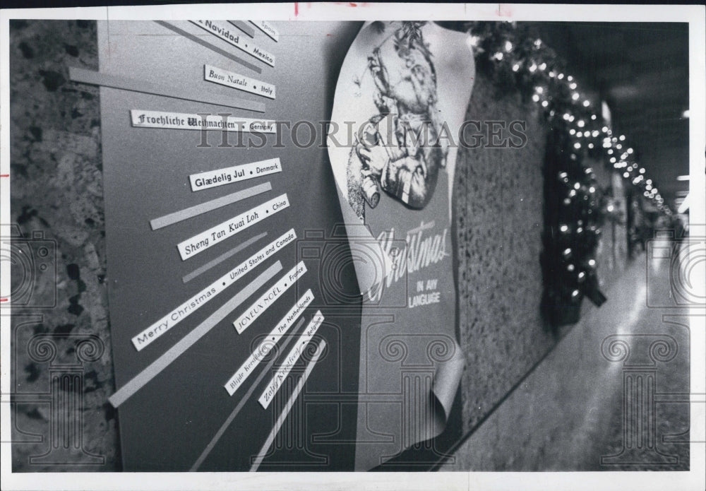 1976 &quot;Christmas In Any Language&quot; Exhibit At The Sun-Times Concourse - Historic Images