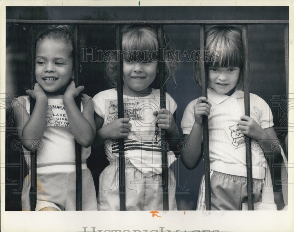 1984 Press Photo Children Natasha Buchana, Nicole Haunker And Kerry Krupka - Historic Images