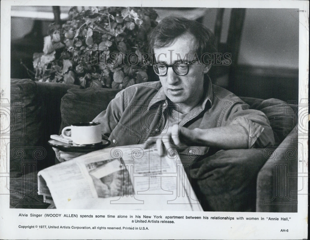 1977 Press Photo Woody Allen in &quot;Annie Hall&quot; - RSG20361 - Historic Images