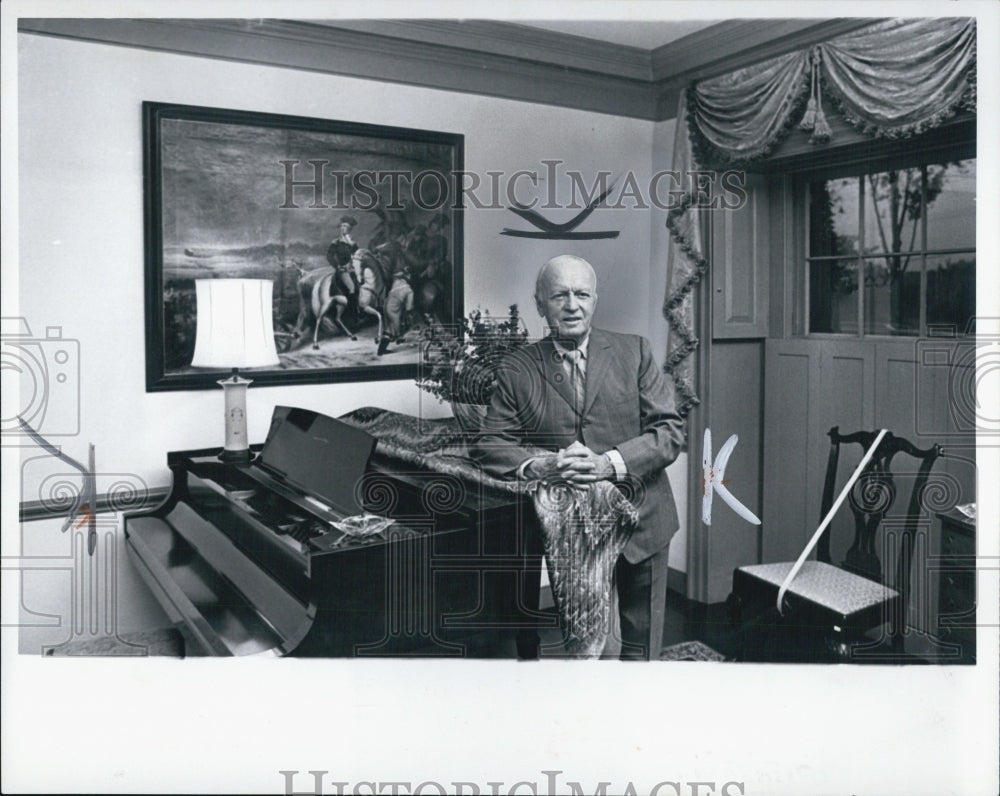 1972 Press Photo Millionaire financier Real Estate Charles Gershenson at home - Historic Images