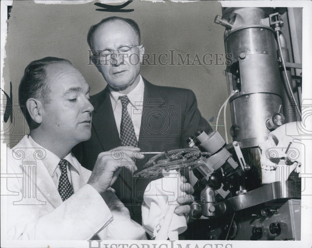 1958 Doctors John Watson and Michael Freeman Conduct Research - Historic Images