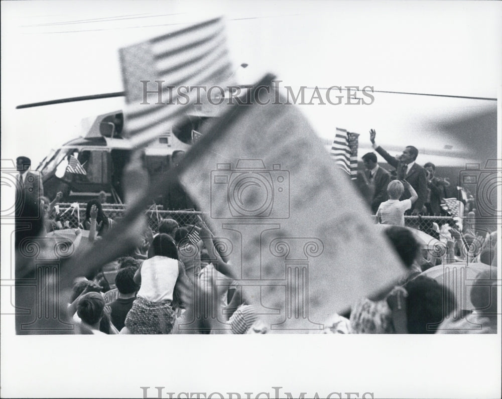 1972 Press Photo Pres Nixon Leaving Michigan - Historic Images