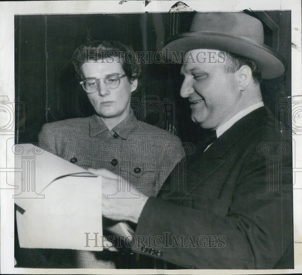 1950 Mrs. Jean Browning with her attorney Nicholas Giordano - Historic Images