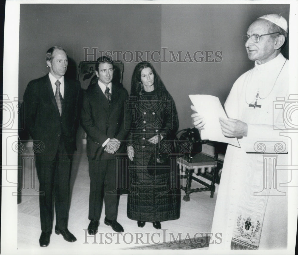 1972 Pope Paul VI With Astronauts Alfred Worden And James Irwin - Historic Images
