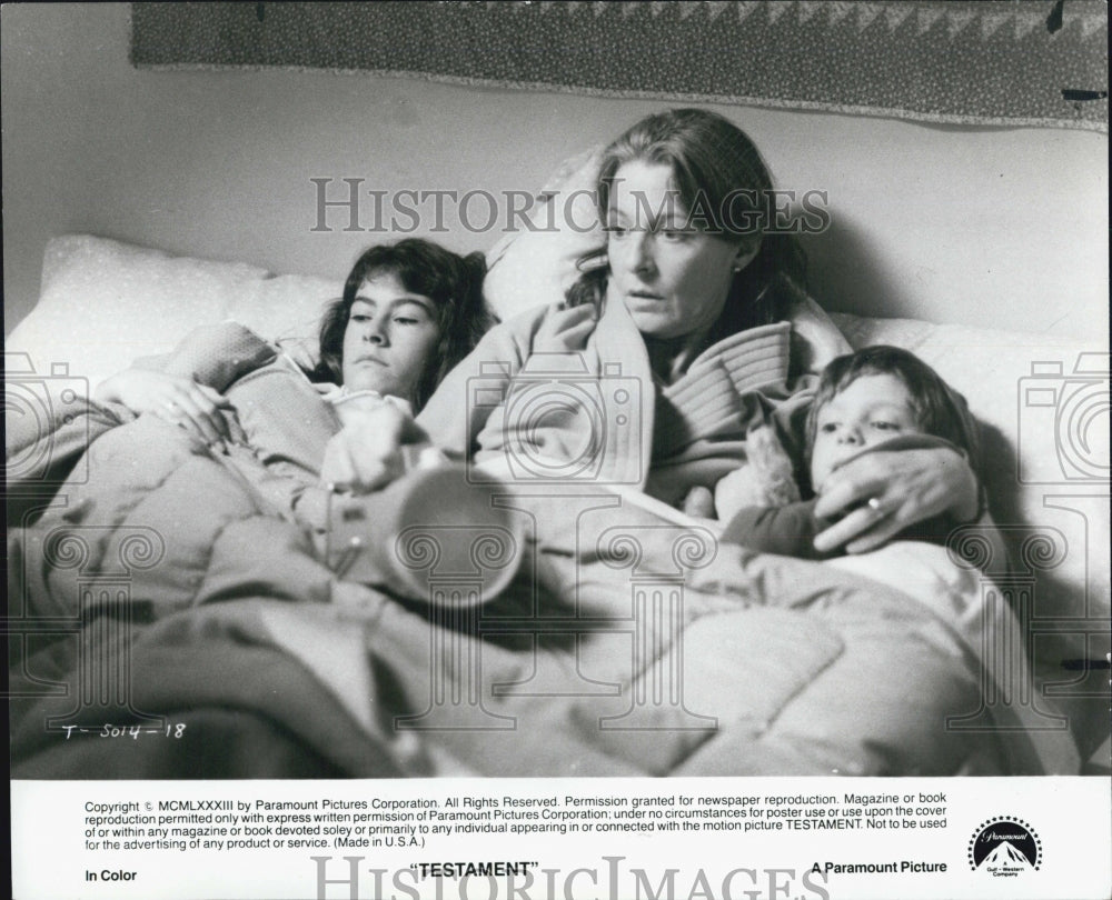 1984 Press Photo Actors Jane Alexander, Roxana Zal, Lukas Haas In &quot;Testament&quot; - Historic Images