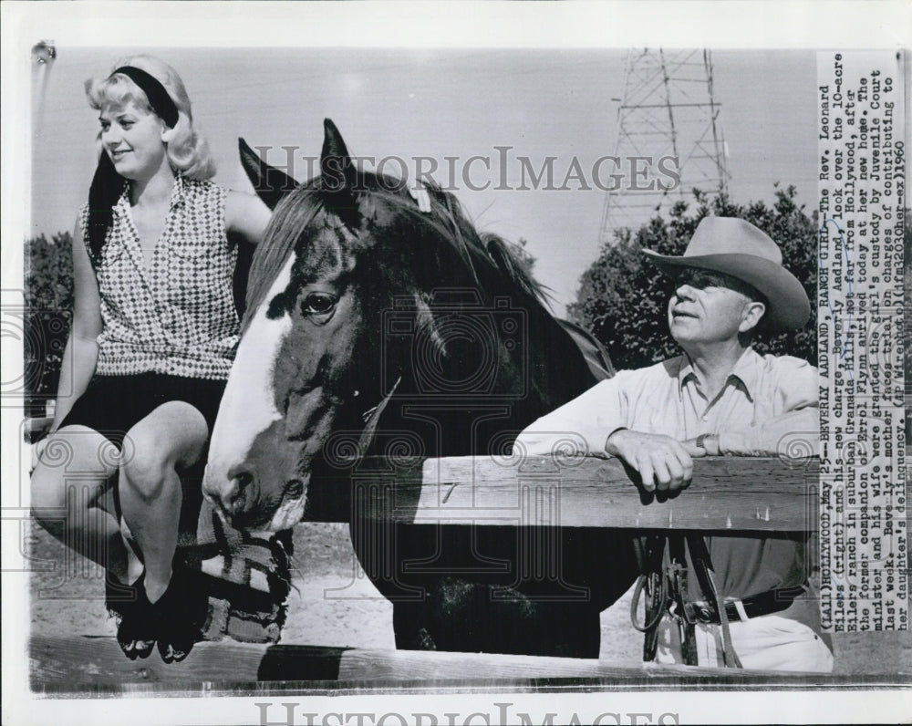 1960 Press Photo Rev Leonard Eilers and Beverly Aadland look over 10 acre ranch - Historic Images