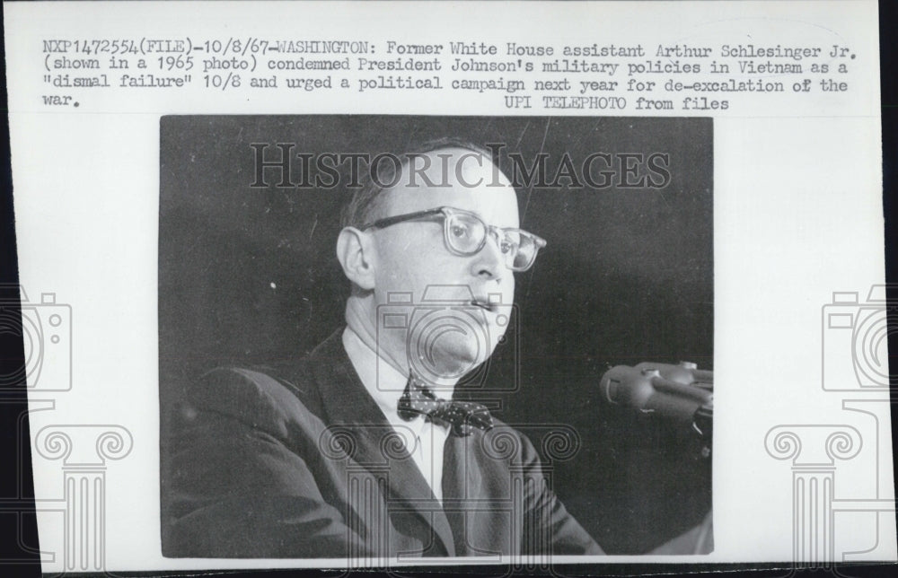 1967 Press Photo Former White House assistant Arthur Schlesinger Jr - Historic Images