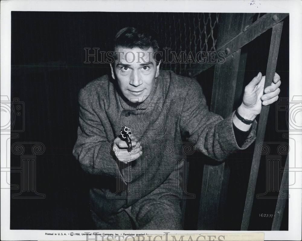 1950 Press Photo Richard Conte in The Sleeping City - Historic Images