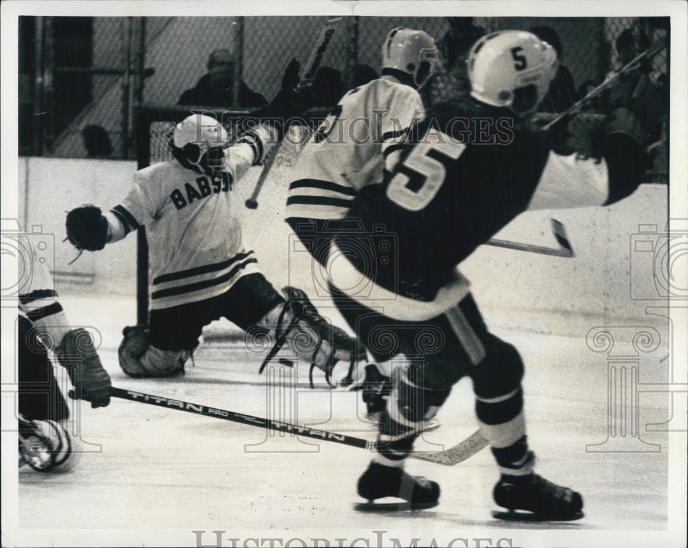 1976 Pilgrim Harvest Hockey Tournament Babson Vs. North Adams State - Historic Images