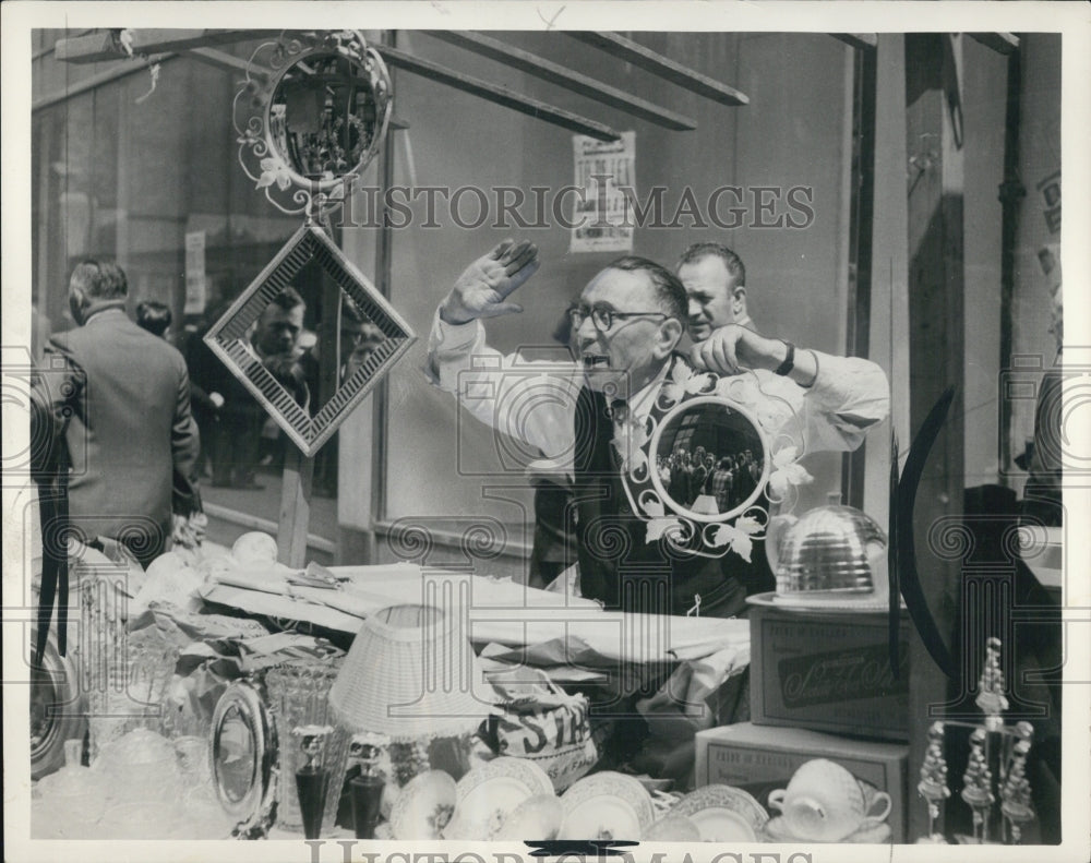 1962 Press Photo Outdoor market in Hong Kong - Historic Images