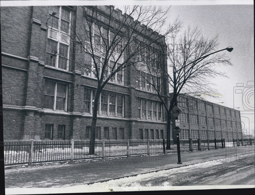 1968 May School on Busy Street - Historic Images