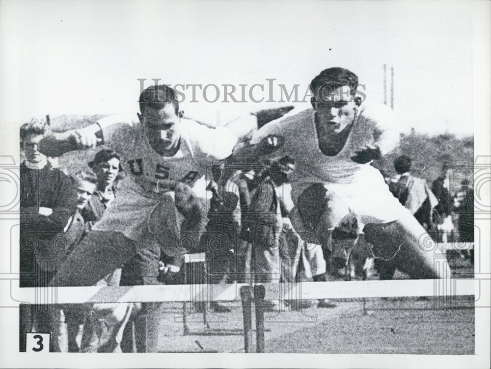 1956 Glenn Davis & Silas Southern, 16th Olympiad. - Historic Images