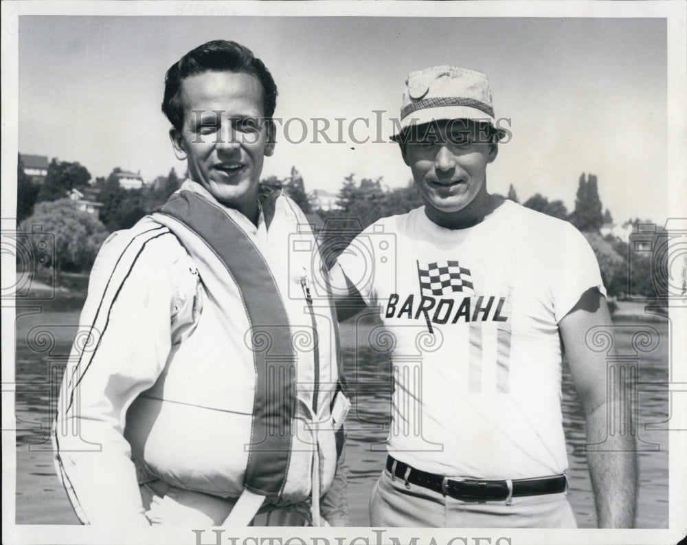 1967 Billy Schumacher and crew chief Jerry Zuvick.after qualifiying - Historic Images