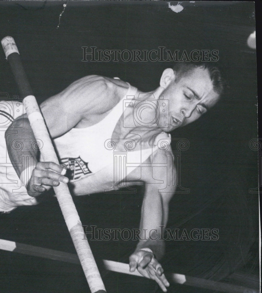 1962 John Uelses High Jump Pole Vault - Historic Images