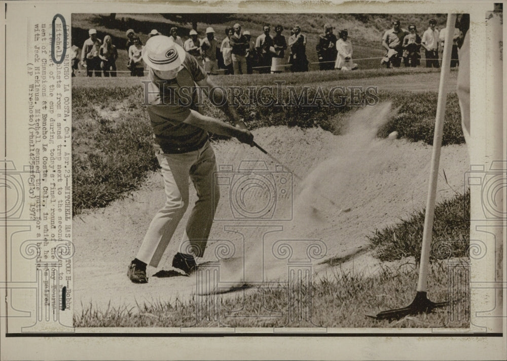 1972 Bobby Mitchell blasts from sand trap to within ten feet of cup. - Historic Images