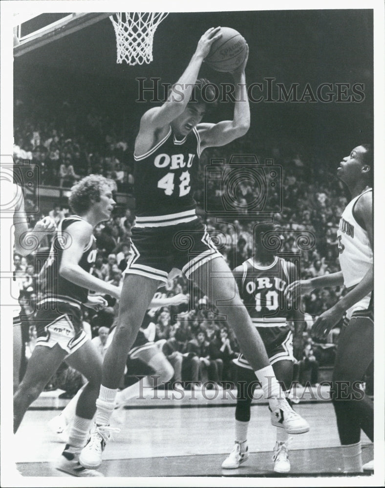 1983 Press Photo Mark Acres with Oral Roberts University - Historic Images